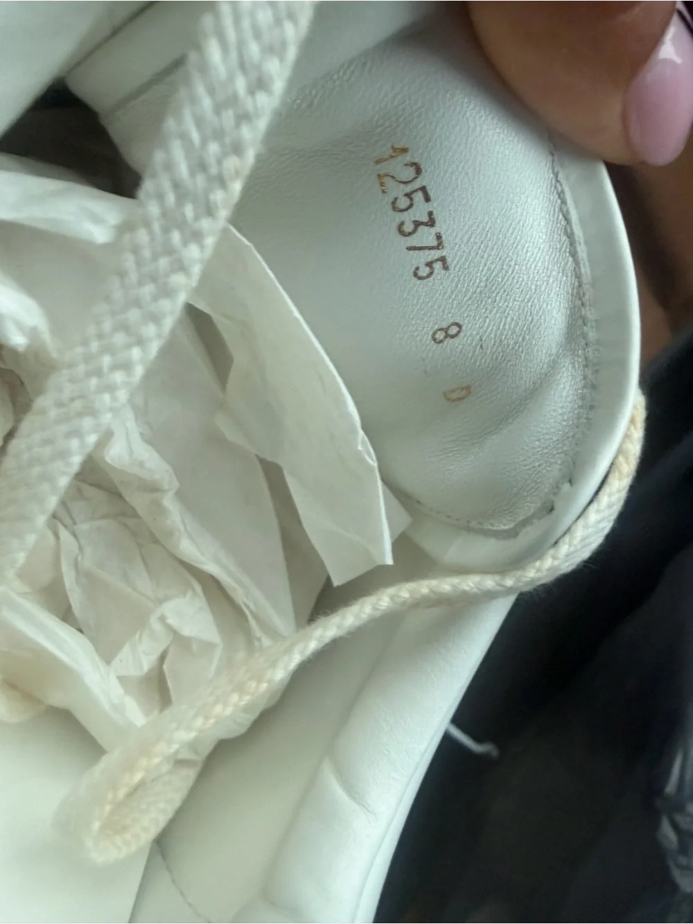 Gucci White Leather Low-Top Sneaker with Green and Red Web